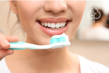 The Ultimate Guide to Maintaining Healthy Teeth copy